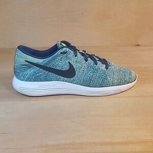 Nike LunarEpic Flyknit Mens Athletic Running Shoes